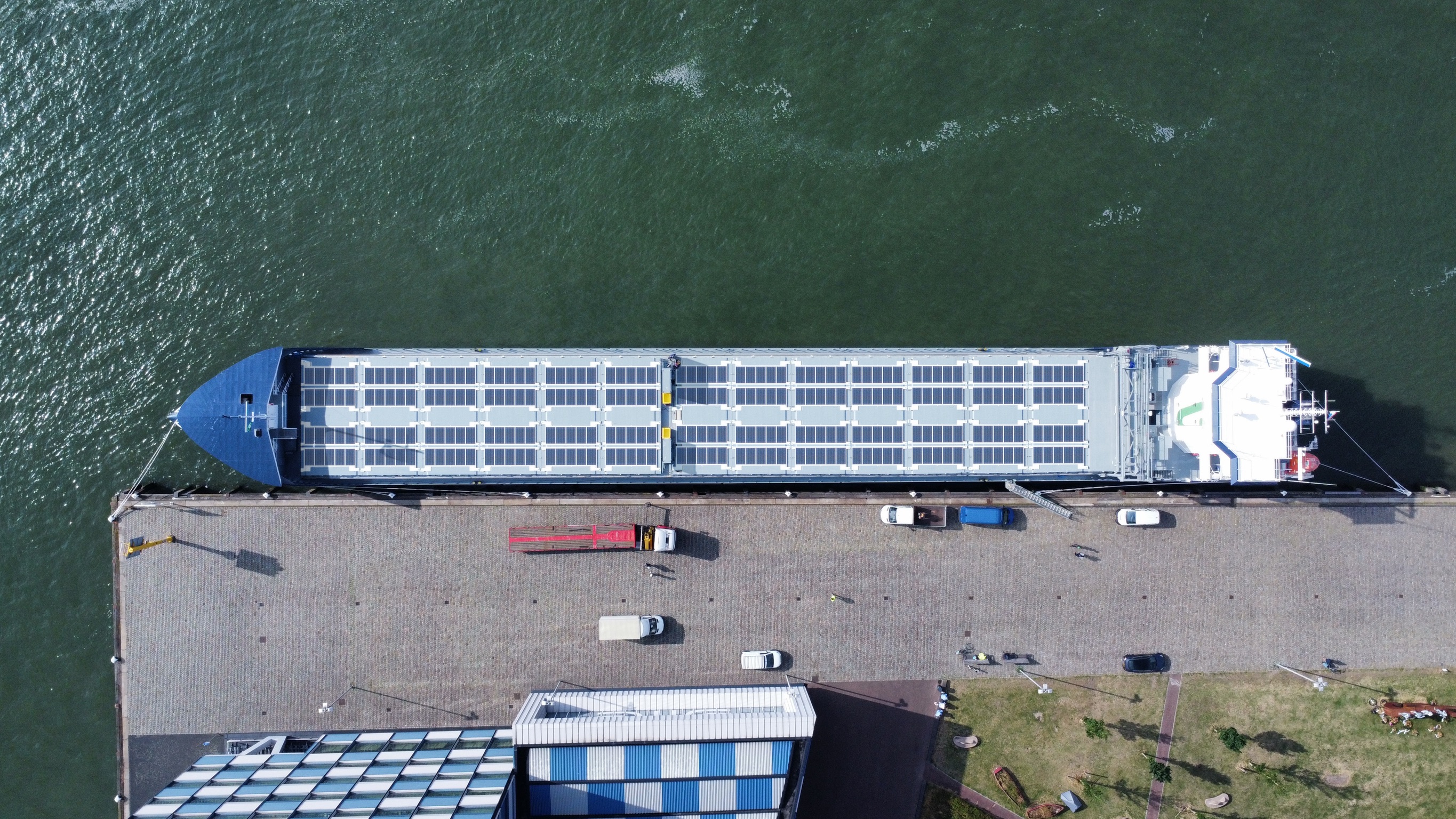 Vertom Annette With Solardeck Seagoing Solar Panels